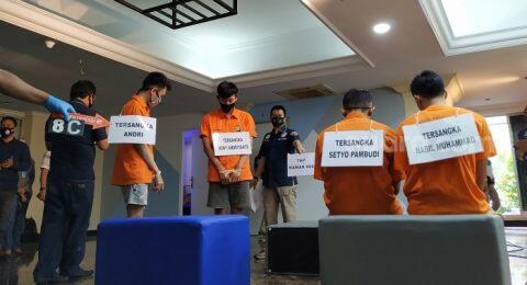 Pesta Gay Jakarta: Lomba Oral Seks, Cium Pantat, hingga Hirup Obat Perangsang