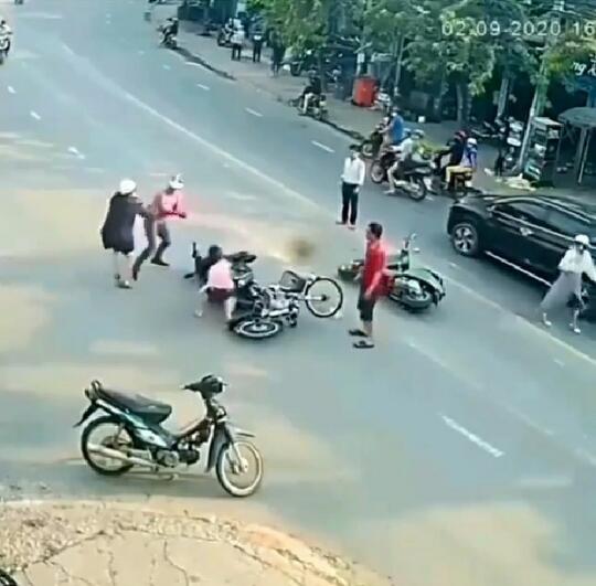 Sok Jago! Aksi Jambret di Jalanan Ramai Bikin Geregetan, Pelaku Panen Gebukan