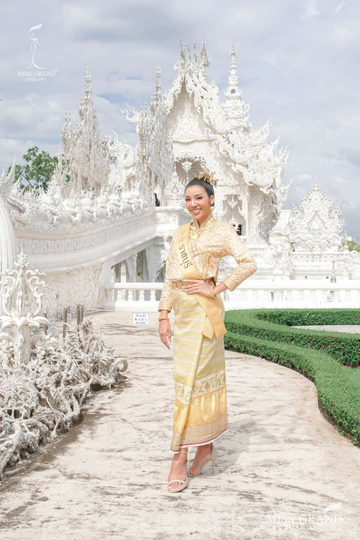 Cantik Dan Anggun, Ini Pesona Gadis Thailand Kenakan Traditional Costume
