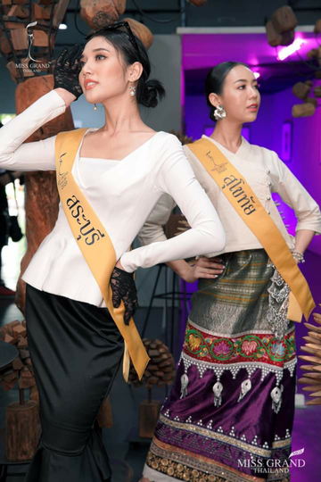 Cantik Dan Anggun, Ini Pesona Gadis Thailand Kenakan Traditional Costume