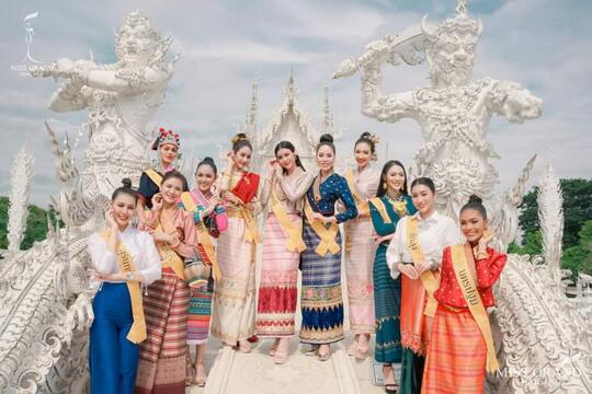 Cantik Dan Anggun, Ini Pesona Gadis Thailand Kenakan Traditional Costume