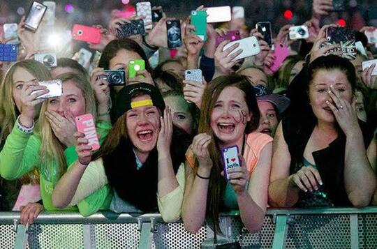 Inilah 10 Negara Yang Paling Menggilai K-pop, Indonesia Juga Termasuk