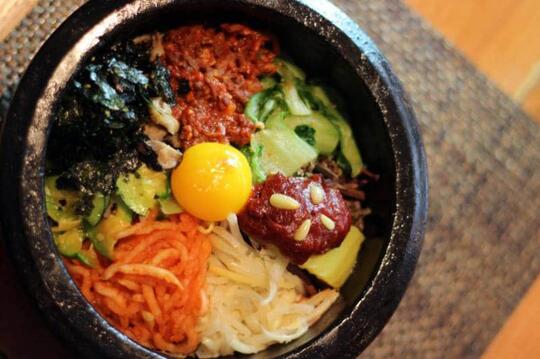 INIKAH TEMPAT MENYANTAP BIMBIMBAP PALING ENAK DI KOREA?? (NGILEER GAN!!)