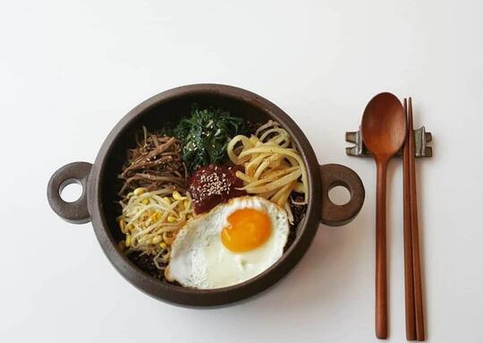 INIKAH TEMPAT MENYANTAP BIMBIMBAP PALING ENAK DI KOREA?? (NGILEER GAN!!)
