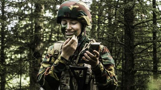 Elisabeth Putri di Lumpur Belgia dan Pelatihan Militer