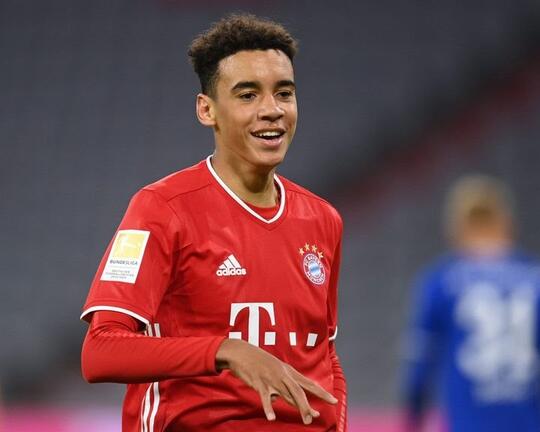 Jamal Musiala. Pencetak gol termuda FC Bayern yang bermain di 2 Tim Nasional