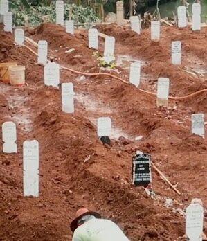 Cerita Penggali Kubur Covid 19 Kembali Meledak, Sudah Lelah Jenazah Makin Banyak