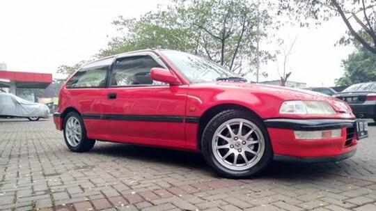 Mengenal Civic Estilo, Mobil Hatchback Lawas Dari Honda yang Kini Dihargai 300 Juta