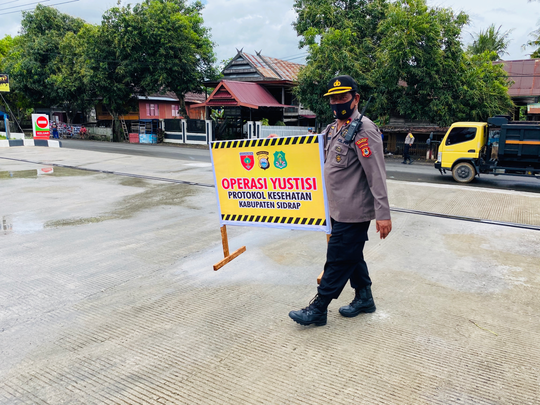 Meski Diwarnai Hujan Deras, Operasi Yustisi Polsek Panca Rijang Tetap Berlangsung