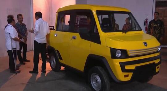 Yuk Kenalan Ama Mahesa, Mobil Bumble Bee Buatan Asli Indonesia