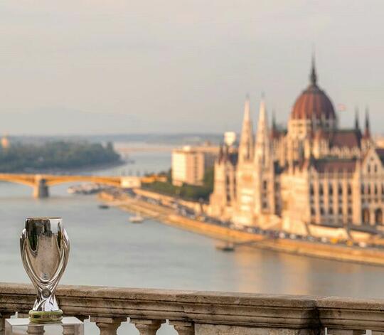 Siapa Apes di Budapest ?!?!