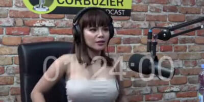 DJ Cantik Podcast Tanpa Bra, Bikin Om Deddy Corbuzier Ngacai Gan!