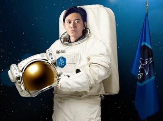 Astronotku Sayang, Astronotku Malang, Astronotku Apes
