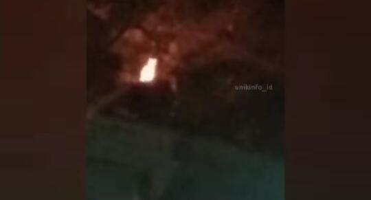 Heboh Penampakan Api Terbang Tertangkap Kamera! Benarkah Itu Banaspati Legendaris?