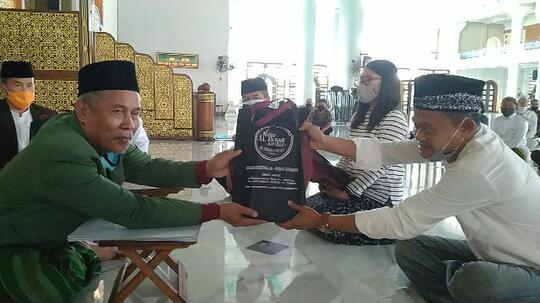 Tiga Mualaf Bersyahadat, Ketua PWNU Jatim Tunjukkan Bukti Nabi Isa Bukan Tuhan