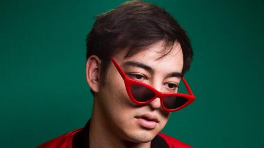 Joji Akan Gelar Konser Online “The Extravaganza”, Streaming Eksklusif di Kaskus TV!