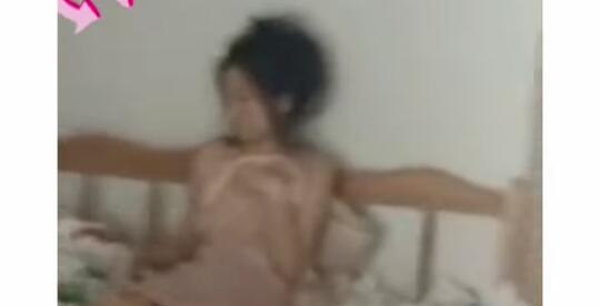 Depresi Putus Cinta, Perempuan Ini Kurung Diri Di Kamar Sampai Tertimbun Sampah!