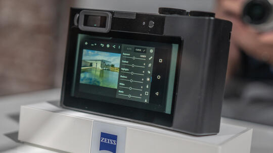 Zeiss ZX1, Kamera dengan OS Android