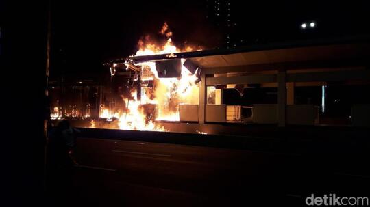 Kini Halte TransJ Tosari Dibakar Massa