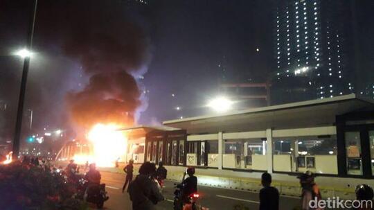 Kini Halte TransJ Tosari Dibakar Massa