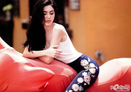 Davika Hoorne, Hantu Cantik Dalam Film Pee Mak Yang Bikin Gemetaran