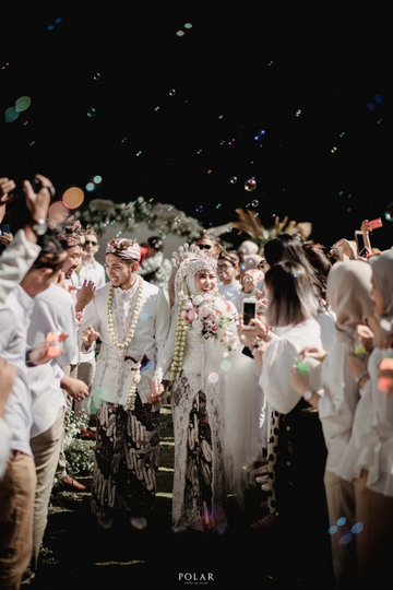 Benarkah Tradisi "Buang ayam" Bisa Mencegah Aral Saat Hajatan Pengantin?
