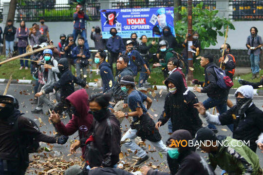 Blak-Blakan! Kampus Ini Mengaku Beri Uang Mahasiswanya yang Ikut Demo UU Cipta Kerja