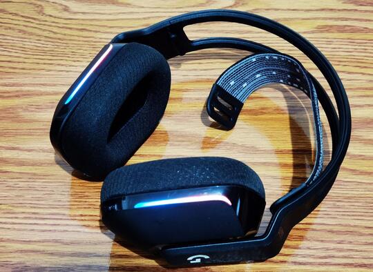 Review Logitech G733 Lightspeed