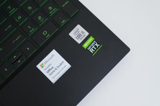 Review HP Pavilion Gaming 15-DK1064TX (Intel Core i5-10300H + Nvidia RTX 2060 Max-Q)
