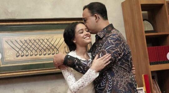 Bukan Sang Istri, Wanita Ini Selalu Menunggu Anies Baswedan Pulang & Berbagi Cerita