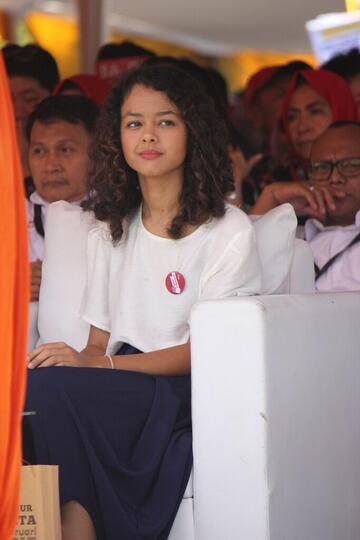 Bukan Sang Istri, Wanita Ini Selalu Menunggu Anies Baswedan Pulang & Berbagi Cerita