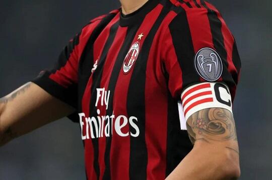 Liga Champions, Hanya Ada 6 Klub Memakai “UEFA Badge of Honour”. Siapa Saja?