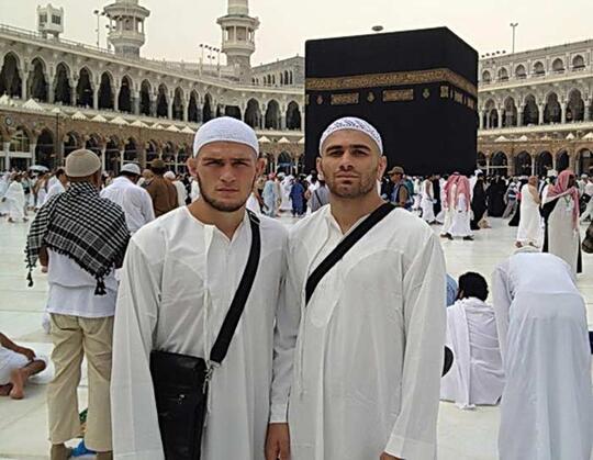 Khabib Nurmagomedov Seorang Petarung yang Istrinya Tidak Ingin diketahui Orang Lain