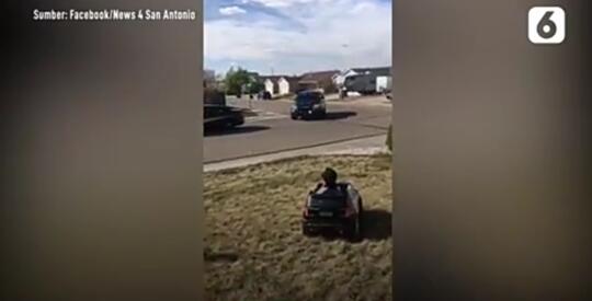 Waduh! Bocah umur 3 tahun digerebek polisi. Ada apakah?