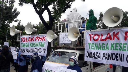 Pekerja Ambulans DKI: Pak Anies, Massa Demo Omnibus Law Ditemui, Kami Tidak?