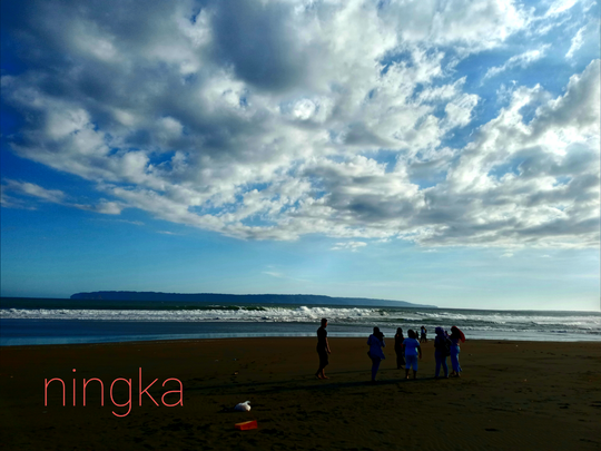 Awan Menggantung Di Pantai Selatan