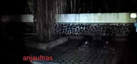 Kisah Nyata: Menelusuri Makam Keramat di Malam Hari, Merinding Gaes!