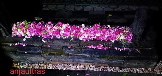 Kisah Nyata: Menelusuri Makam Keramat di Malam Hari, Merinding Gaes!