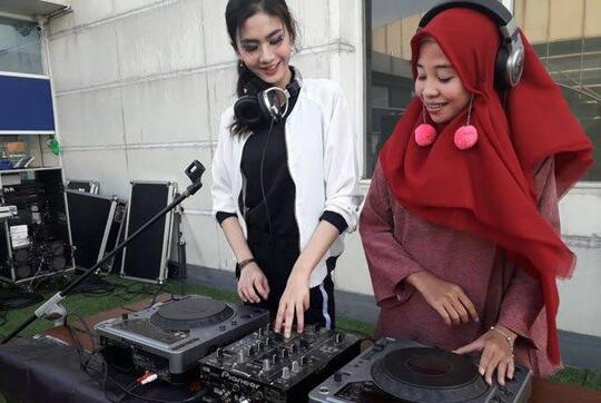 Ukhti Bar-Bar Mulai Gentayangan Di Media Sosial, Berhijab Sambil Dugem