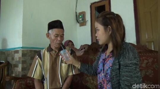 Kakek 78 Nikahi ABG 17 Tahun: Cinta Bersemi di Bensin Eceran,Berujung Mahar Honda PCX