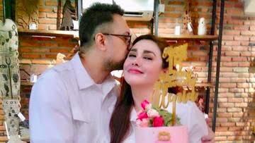 5 Pasangan Selebriti Beda Agama Paling Harmonis, Nomor 5 Menakjubkan Sekali
