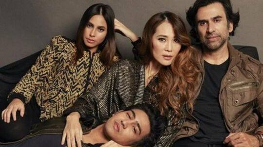 5 Pasangan Selebriti Beda Agama Paling Harmonis, Nomor 5 Menakjubkan Sekali