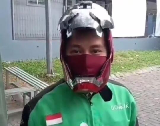 Kerennya Helm Bang Ojol, Seperti Menjadi Iron Man! Aman Terstandar SNI Nggak Ya?