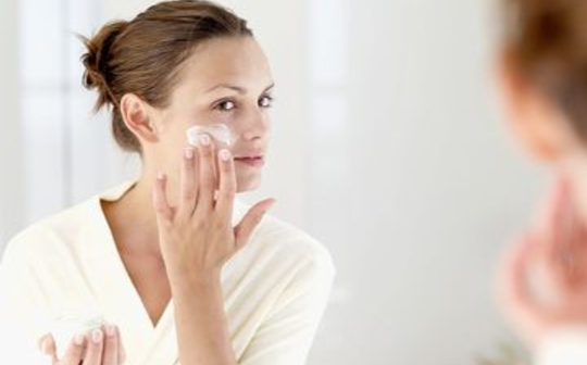 9 Kebiasaan Yang Bikin Kulit Glow Up
