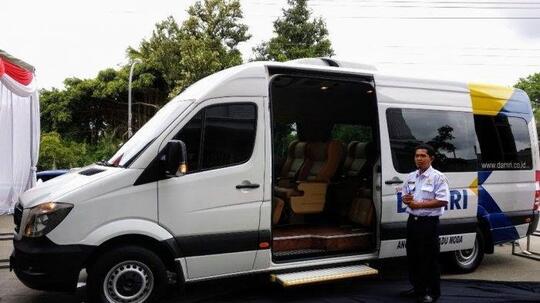 Mercedes Benz Sprinter, Angkutan Premium DAMRI yang Mewah dan Berekelas