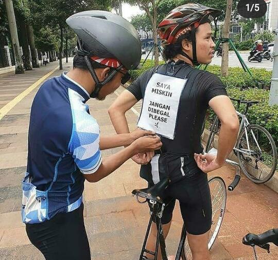 Rawan Begal Sepeda, Tulisan Punggung Para Pesepeda Ini Bikin Begal Auto Tobat!