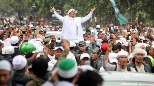 Siapa Habib Rizieq Shihab? Kenapa kepulangannya ditunggu umat muslim Indonesia?
