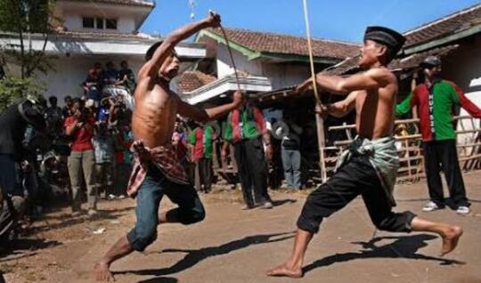 (COC Reg. Jember) Tradisi Ojung Di Jember, Ritual Meminta Hujan Dengan Cara Ekstrim