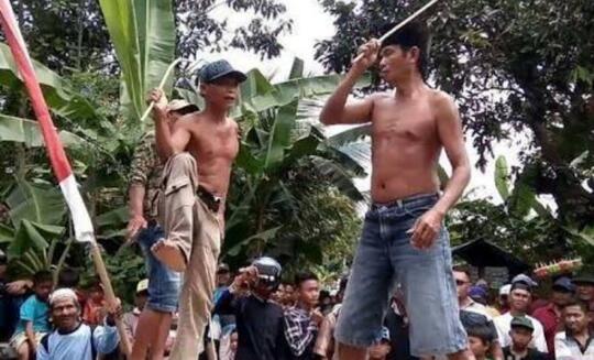 (COC Reg. Jember) Tradisi Ojung Di Jember, Ritual Meminta Hujan Dengan Cara Ekstrim
