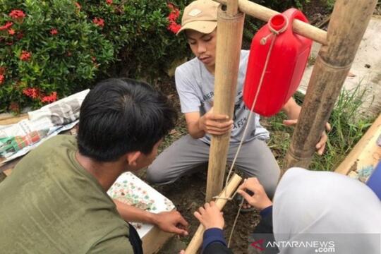 Kreatifnya Warga +62 Bikin Alat Cuci Tangan, Nomor 3 Ajib Nih Bikinan Anak SMK!